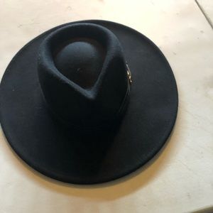Hat black womens. One size.